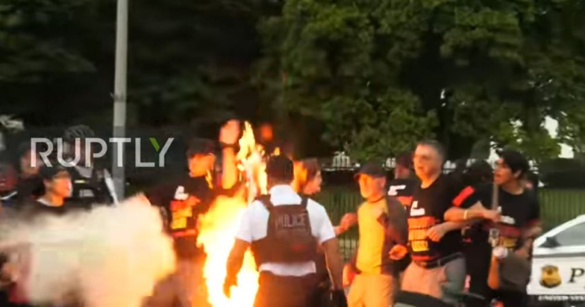 Libs Gone Wild Videos: Communists burn U.S. flags outside White House, assault Secret Service officers
