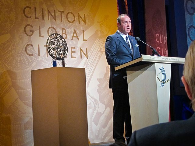 Kevin Spacey Flew On Jeffrey Epstein’s ‘Lolita Express’ With Bill Clinton. One Of His Accusers Just Mysteriously Died.