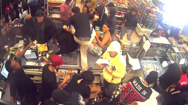 VIDEO: Flash Mob Loots Convenience Store After Street Takeover in Los Angeles